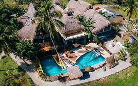 Ganesh Hostel&Bungalows